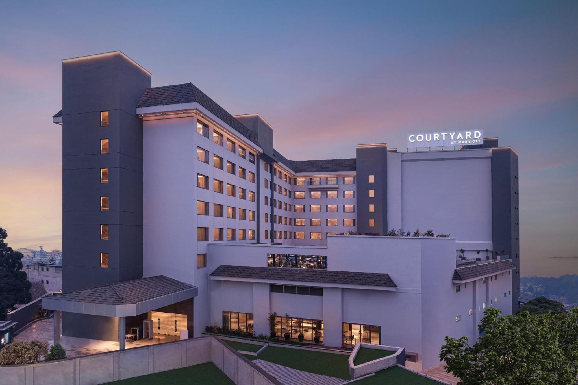 Hotel Courtyard By Marriott Shillong Esterno foto