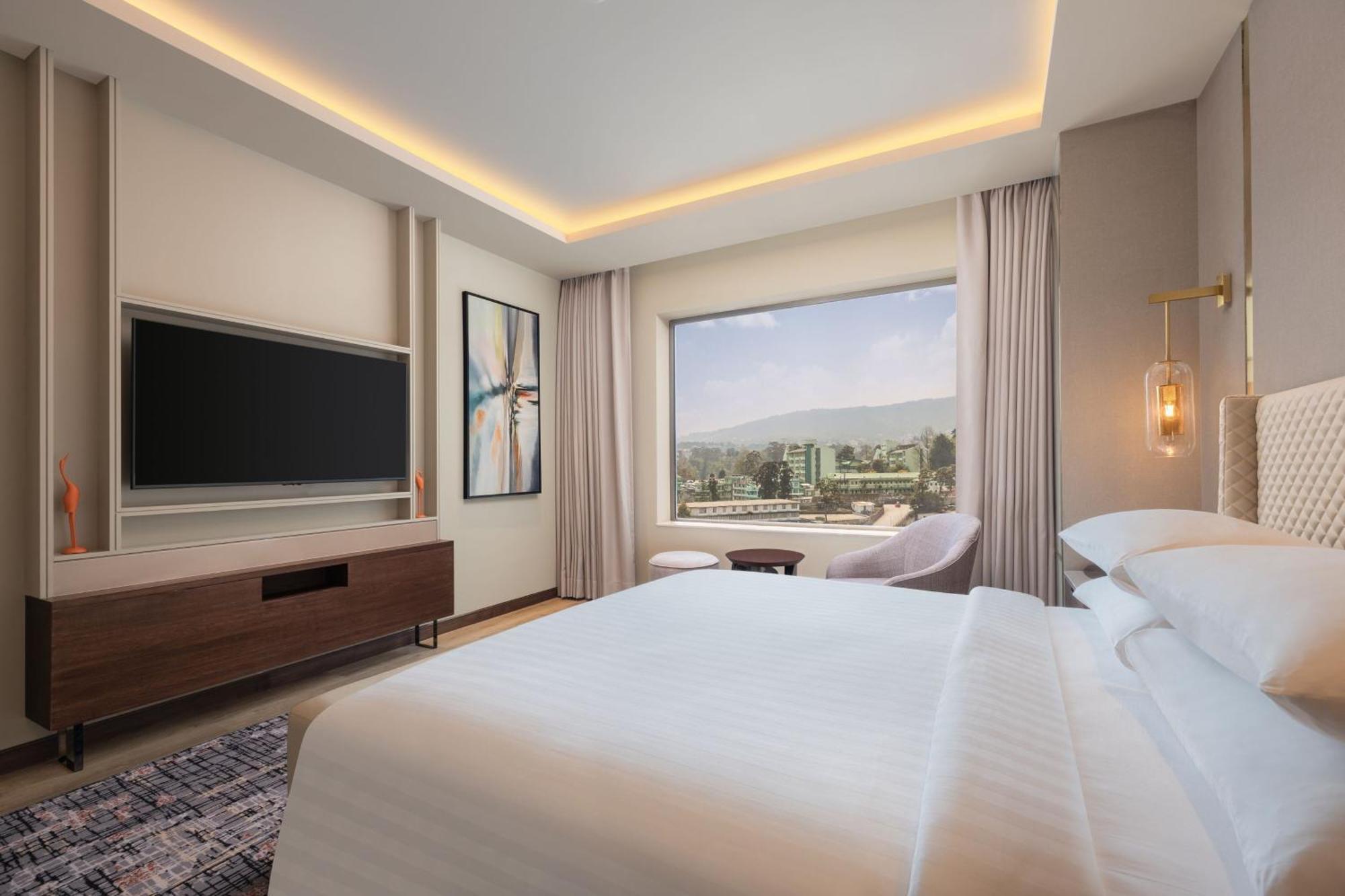Hotel Courtyard By Marriott Shillong Esterno foto