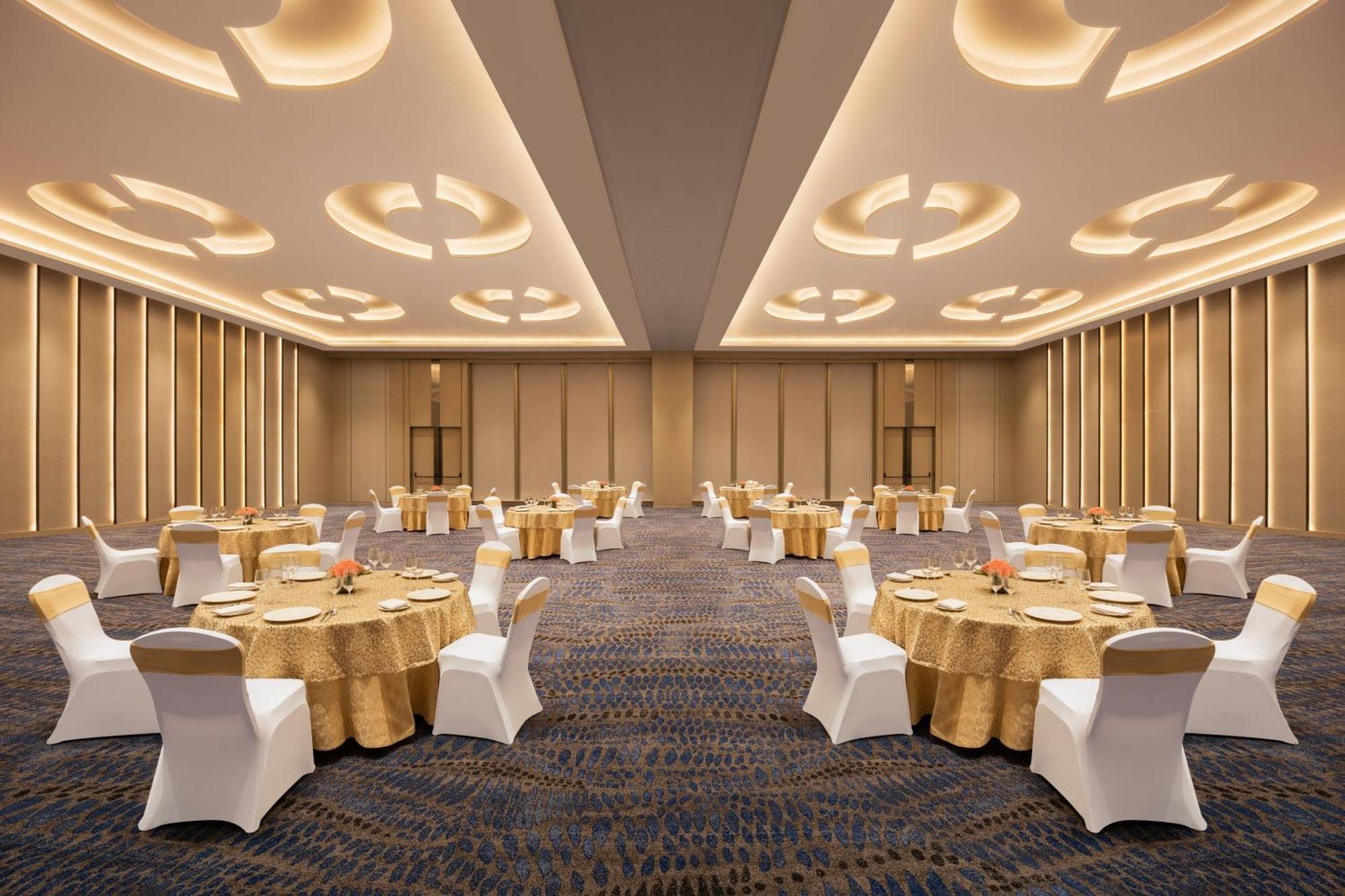 Hotel Courtyard By Marriott Shillong Esterno foto
