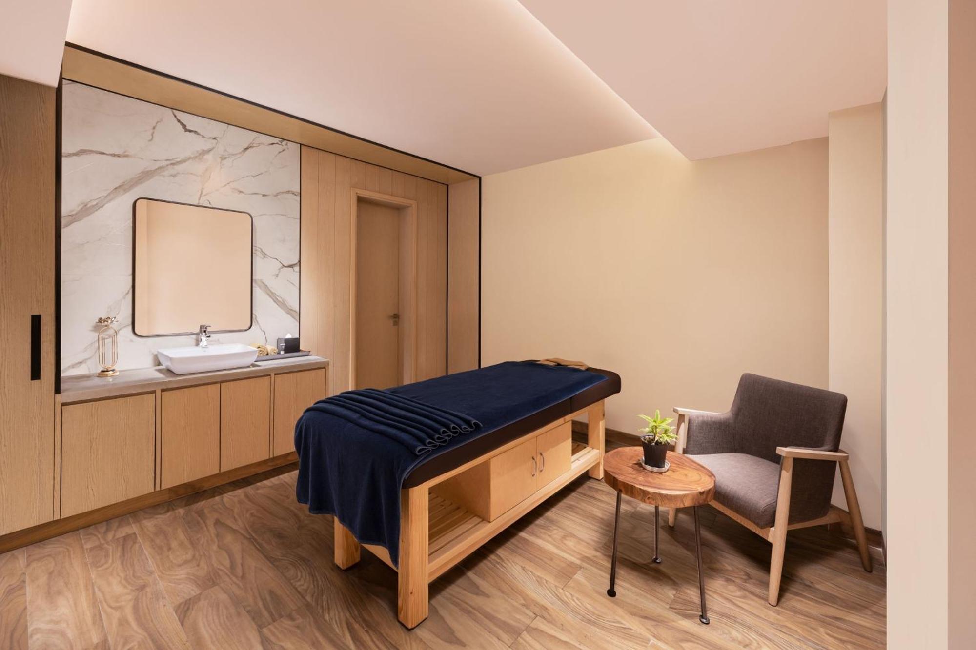 Hotel Courtyard By Marriott Shillong Esterno foto