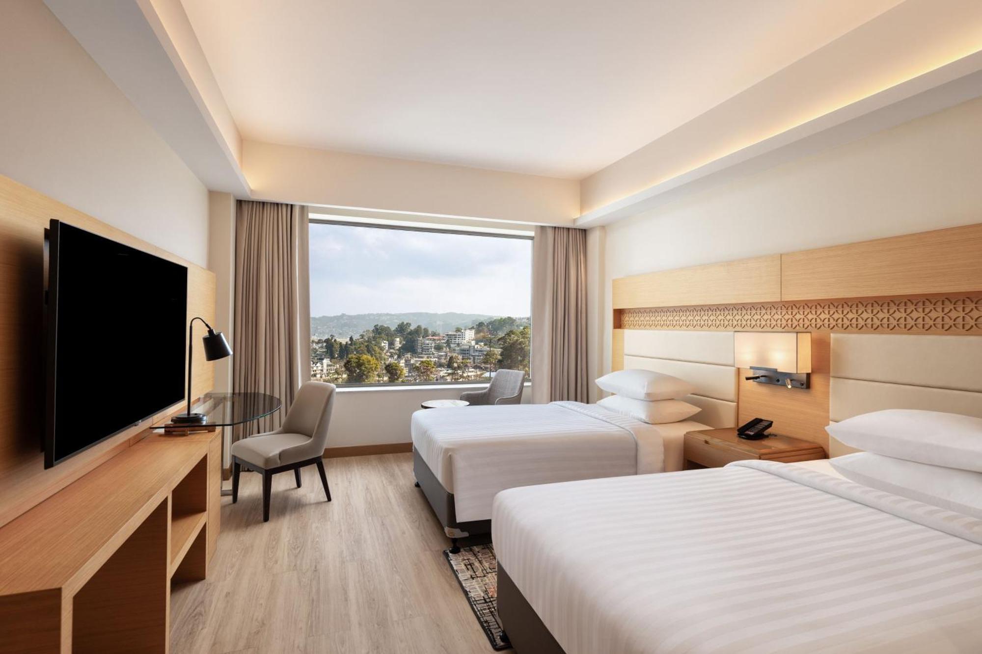 Hotel Courtyard By Marriott Shillong Esterno foto