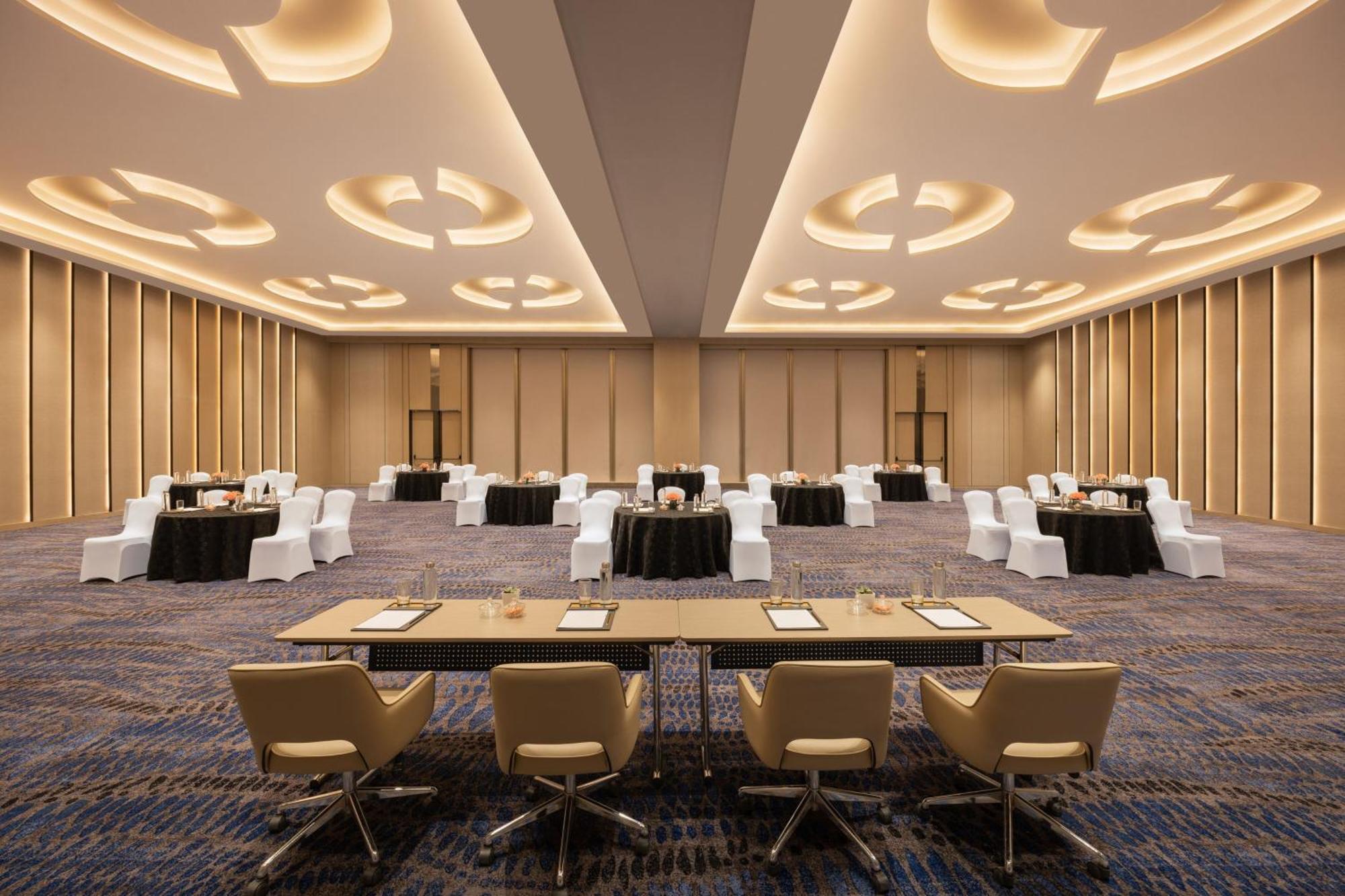 Hotel Courtyard By Marriott Shillong Esterno foto